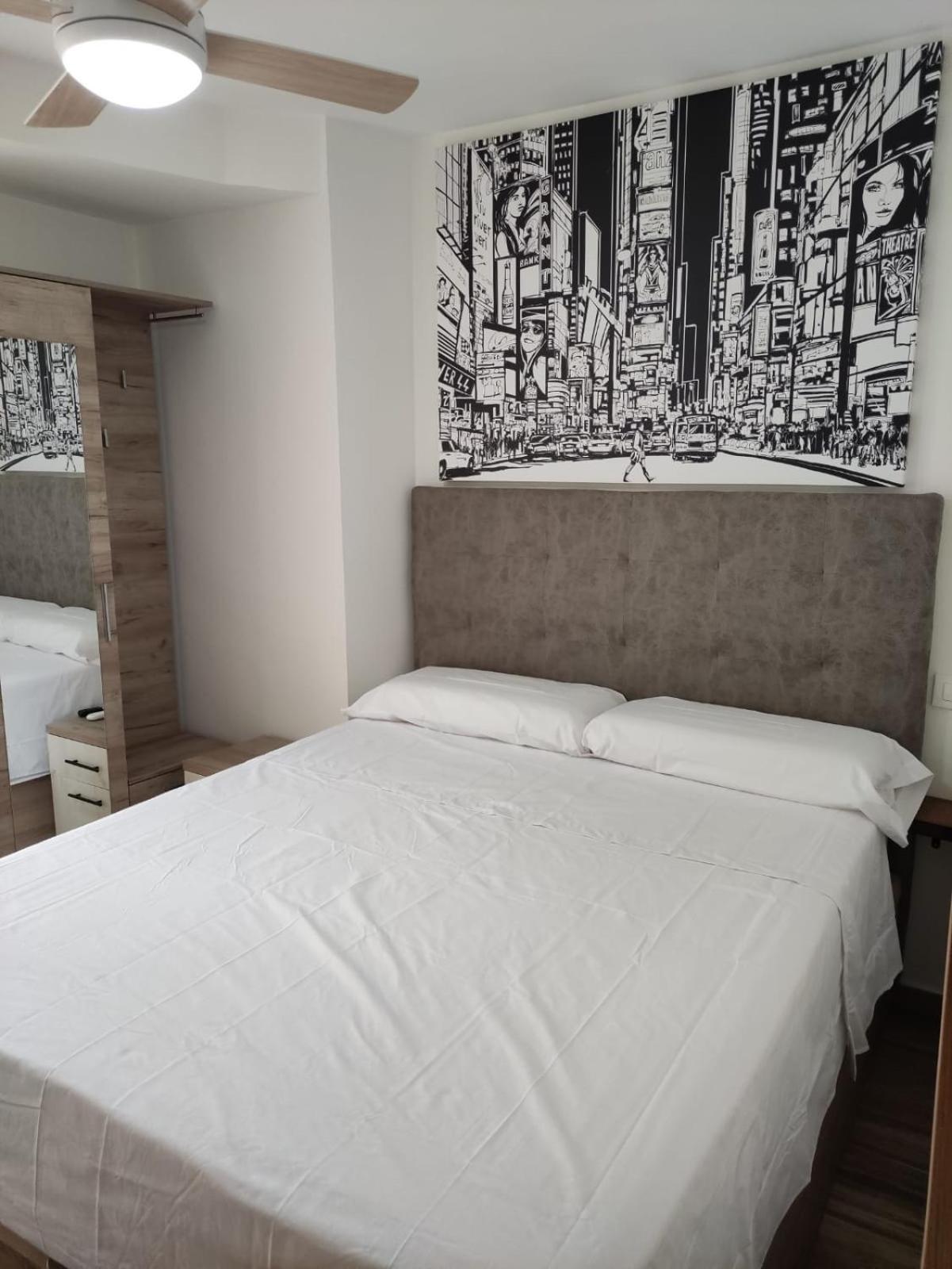 Solymar Poniente Apartamento Recien Reformado A 3 Min De Playa Poniente Y Del Centro Parking Opcional Benidorm Zewnętrze zdjęcie